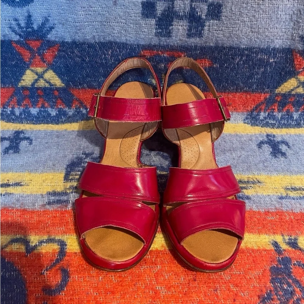 1950s red wedges / sandals! - Picture 2 of 11